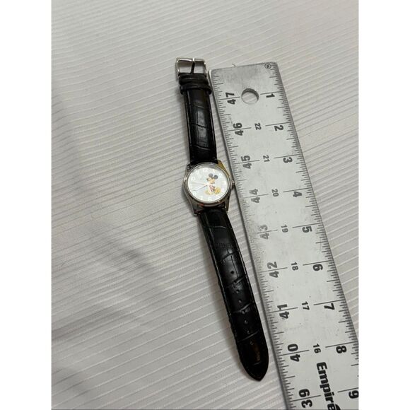 Disney Mickey Mouse Vintage Adult Watch Black Band Needs Battery - Picture 3 of 6